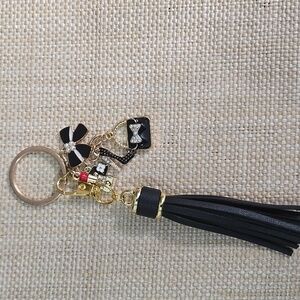 Elegant Black and Gold Keychain Accessory